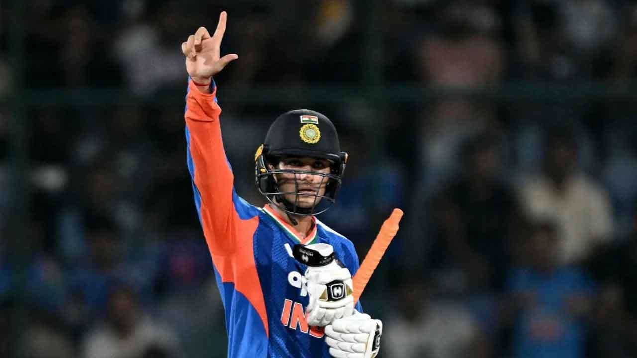 අභිෂේක් ෂර්මා T20 වාර්තා අලුත් කරයි