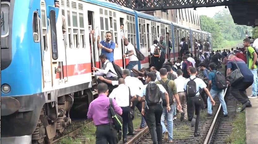 දුම්රිය වර්ජනය අවසන් - මීළඟ පියවර ගැන ඉඟියක්
