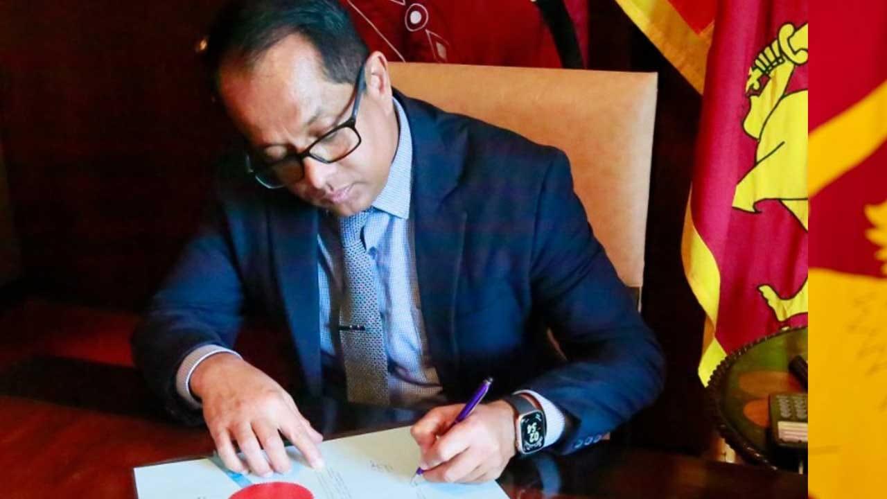 ආරක්ෂක මාණ්ඩලික ප්රධානී (ඉවත් කිරීමේ) පනත් කෙටුම්පතට කථානායකගේ සහතිකය