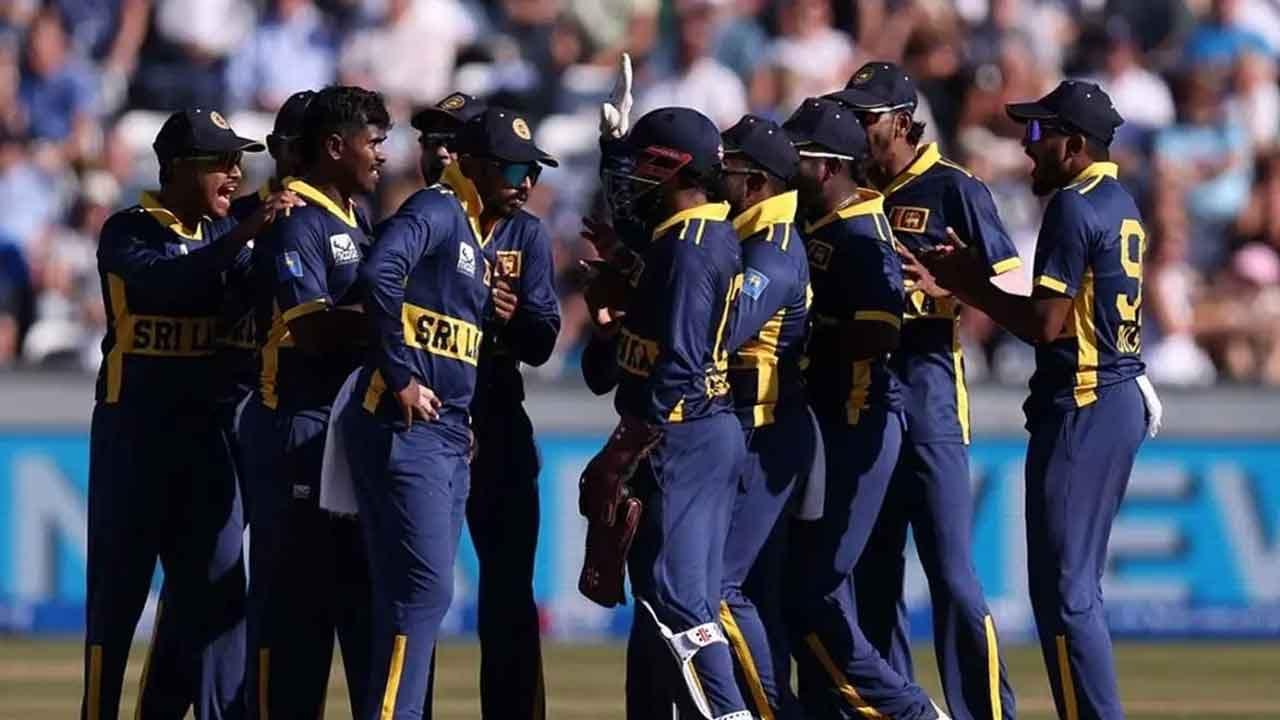 එංගලන්තය හමුවේ තරග පරාජයත් සමඟ ශ්රී ලංකාව ශ්රේණිගත කිරීම්වලිනුත් පහළට