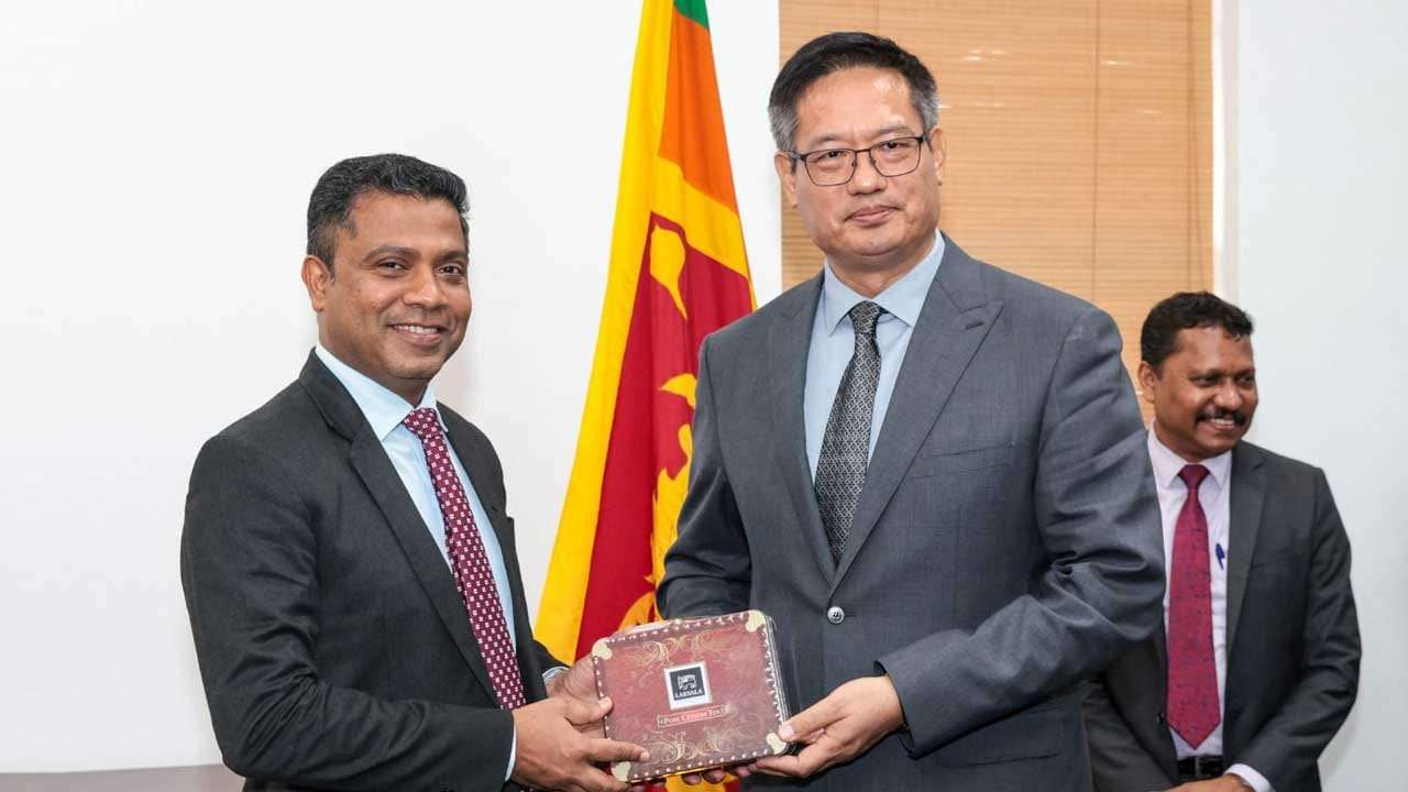 නව චීන තානාපති සෞඛ්ය ඇමති හමුවෙයි