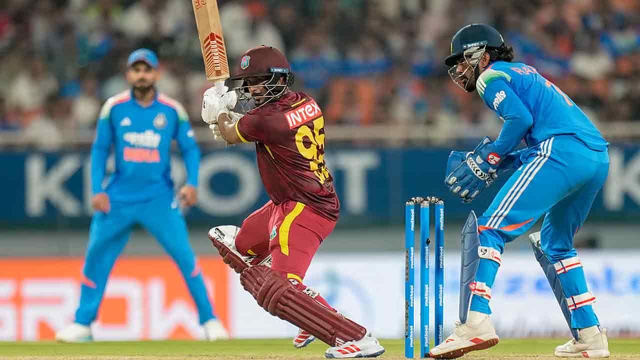 ඉන්දීය කණ්ඩායම පරදා බටහිර ඉන්දීය කොදෙව්වන්ට කඩුලු 5ක ජයක්