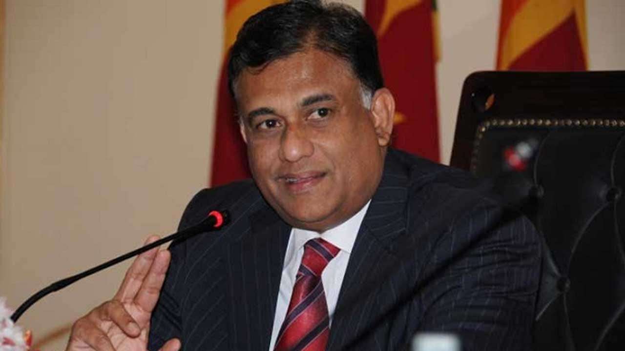 හිටපු ඇමති බෝගොල්ලාගමත් අල්ලස් කොමිසමෙන් අත්අඩංගුවට