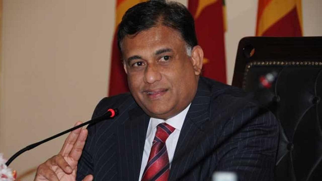 හිටපු ඇමති බෝගොල්ලාගමත් අල්ලස් කොමිසමෙන් අත්අඩංගුවට