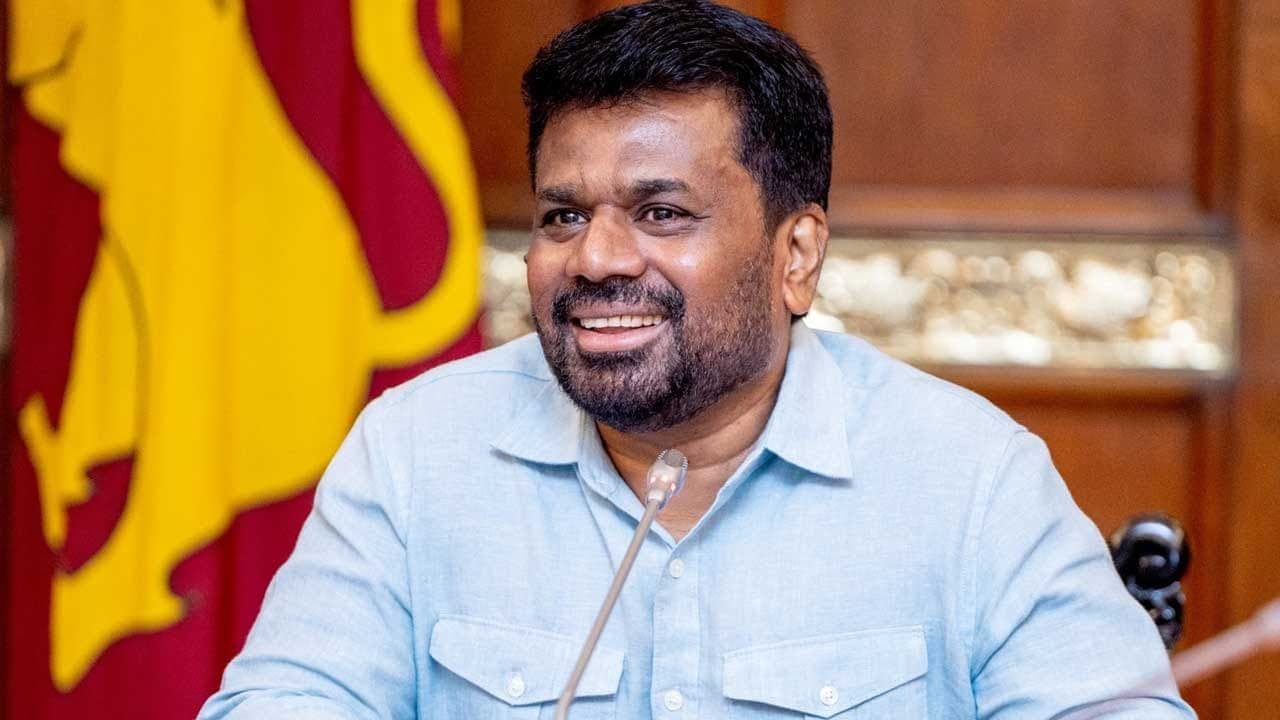 "මෙරට ඛනිජ කර්මාන්තයට ශක්තිමත් ආයෝජකයින් කැඳවා ගැනීමට කටයුතු කළ යුතුයි" - ජනාධිපති