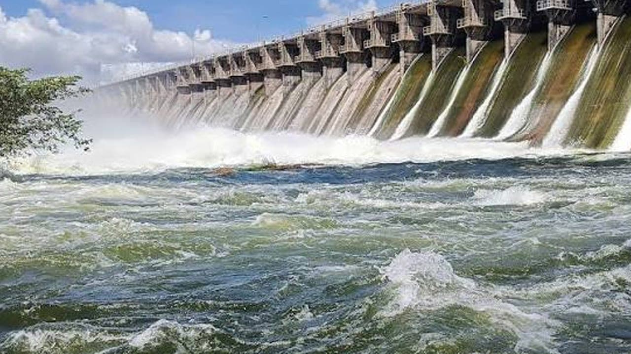ප්රධාන ජලාශ 12ක් සහ මධ්යම පරිමාණයේ ජලාශ 09ක් වාන් දමයි