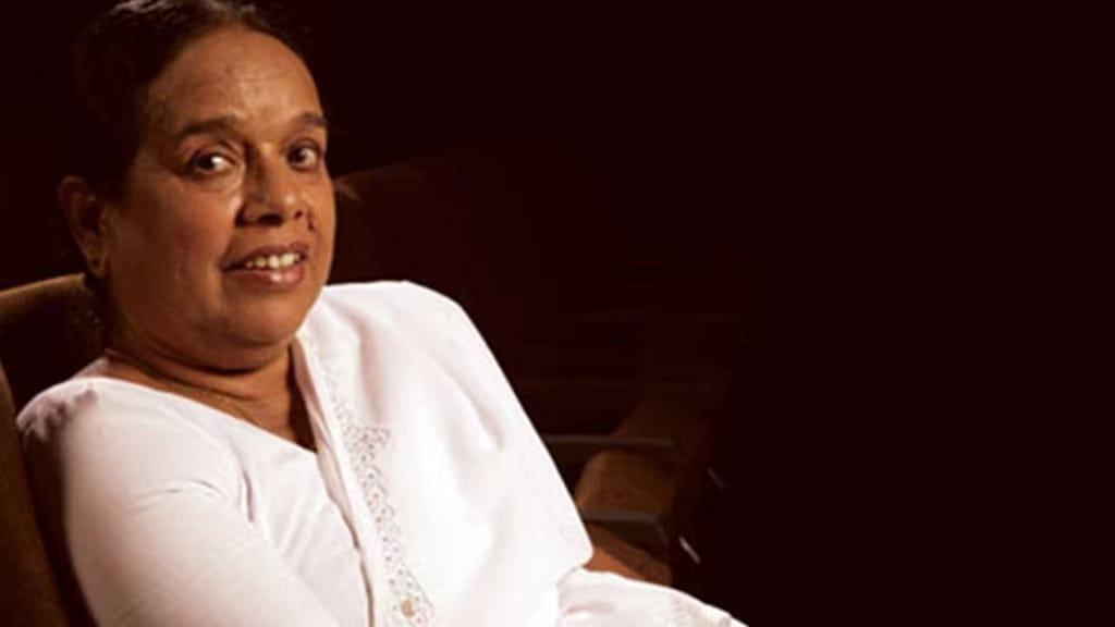 ප්රවීණ ගායන ශිල්පිනී විශාරද නන්දා මාලනී දිවිගමනට සමුදෙයි